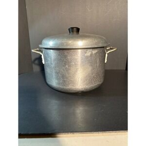 Vintage Wear-Ever Aluminum 6 Quart Stock Pot with Lid No. 2210 Made in USA